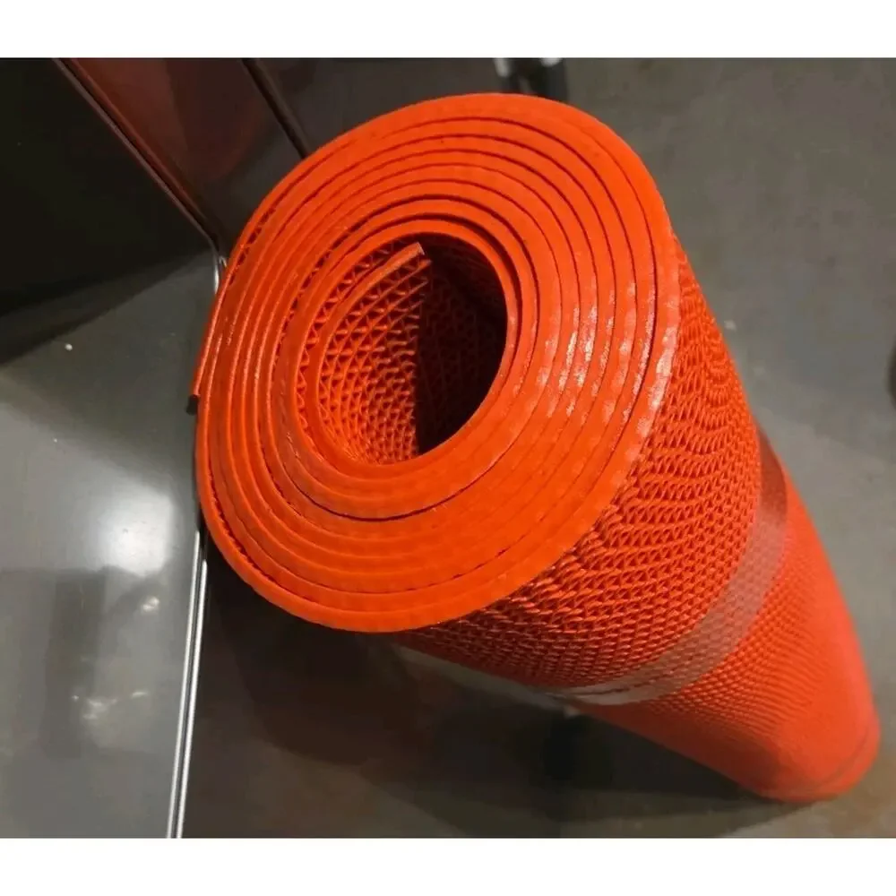 Red Non-Slip Mesh Floor Mat Roll - 3 ft x 10 ft Heavy Duty PVC Drainage Liner